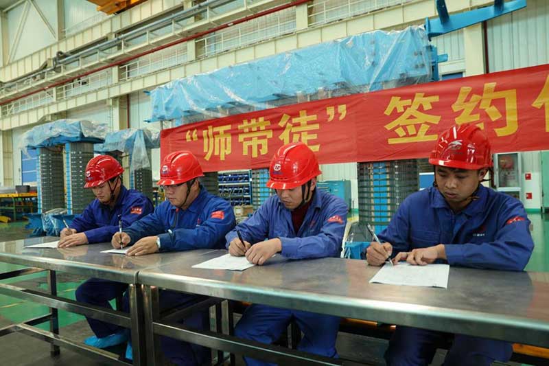 83547322.jpg 002.jpg